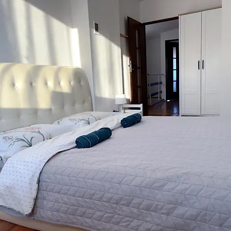 Хостел Pokoje Krakow Plus