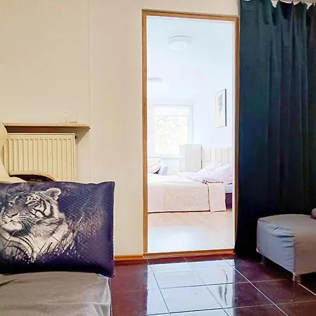 Хостел Pokoje Krakow Plus